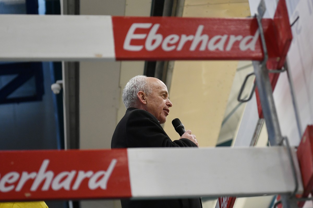 Bundesrat Ueli Maurer spricht an ein einer Veranstaltung der SVP zum Wahlauftakt zu den Regierungsratswahlen in Oberglatt (ZH) am Samstag, 5, Januar 2018. (KEYSTONE/Walter Bieri)