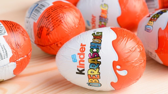 kinder chocolate Überraschungsei Schokolade Ferrero