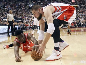 Clint Capela mit letztem Einsatz.