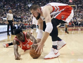 Clint Capela mit letztem Einsatz.