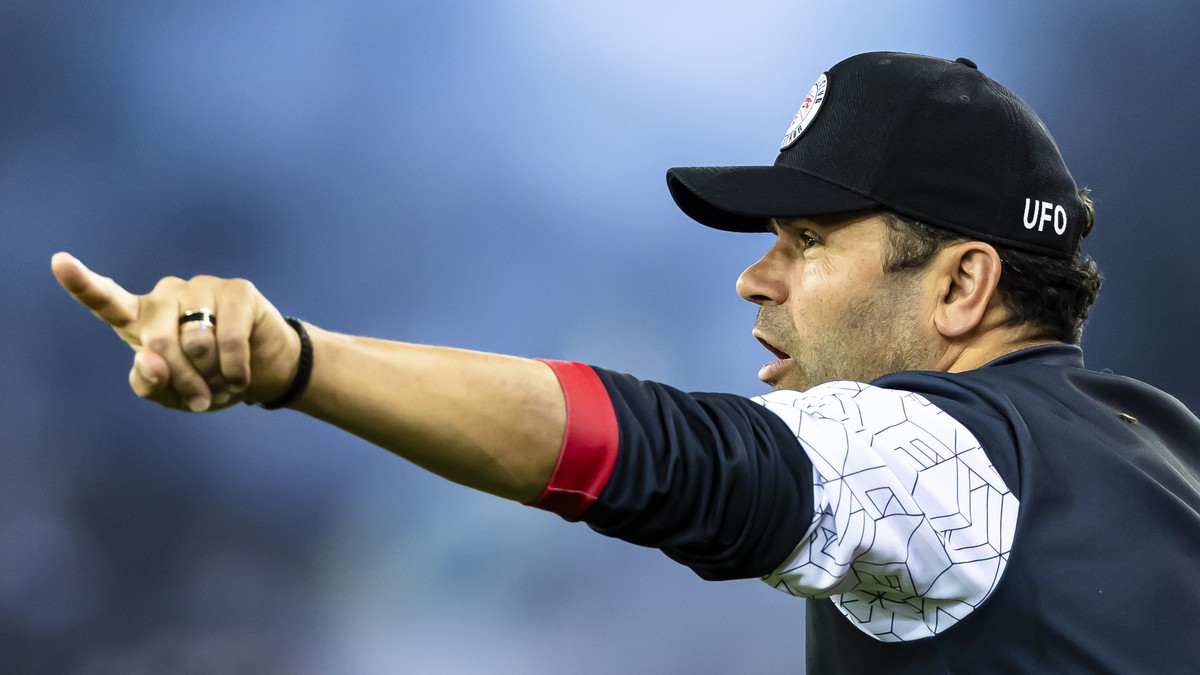 Trainer Uli Forte (FCW) im Fussball Meisterschaftsspiel der Swiss Super League zwischen dem FC Zuerich, FCZ, und dem FC Winterthur, FCW, am Dienstag, 13. Mai 2025 im Stadion Letzigrund in Zuerich. (KE ...