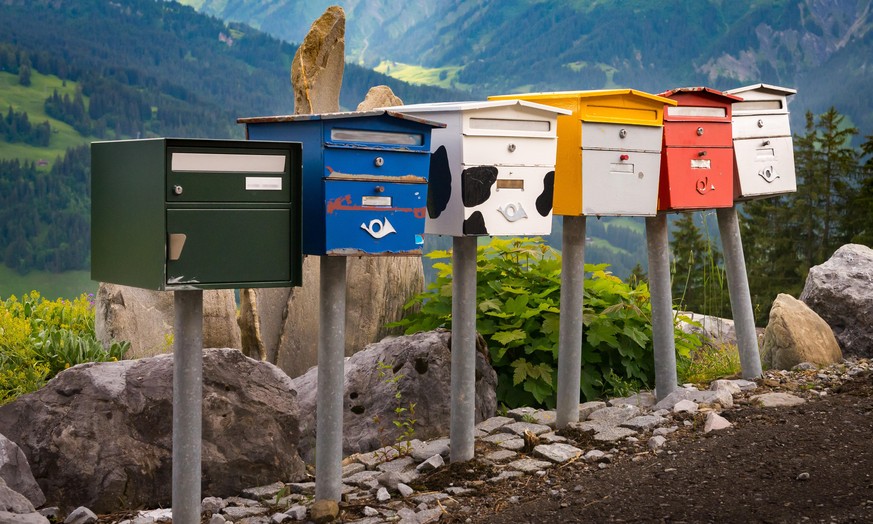 Die Schweizerische Post muss es wissen: Welche Nachnamen sind in der Schweiz am häufigsten?
