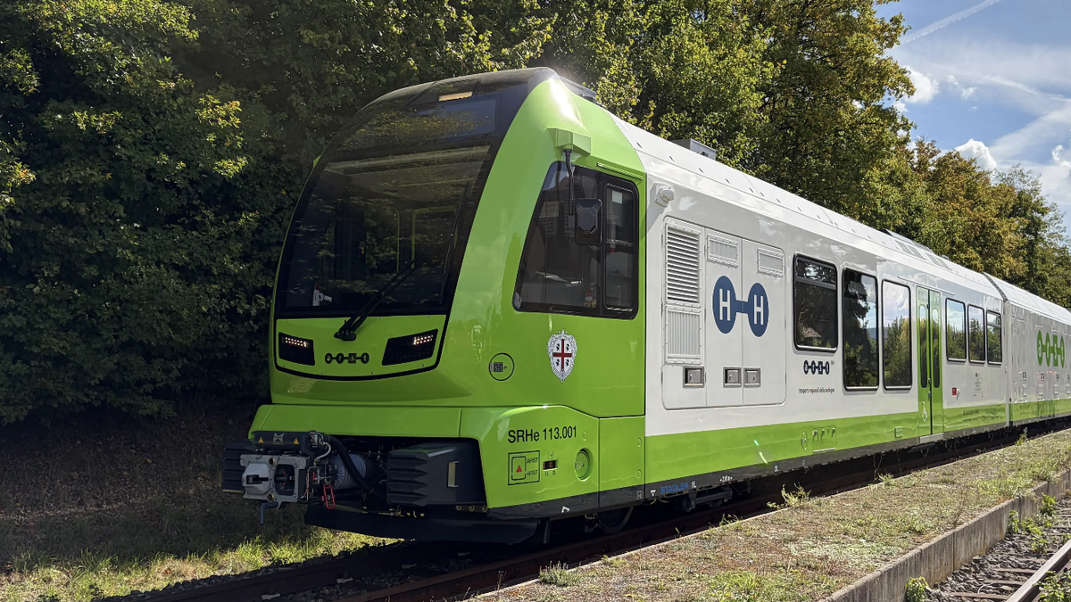 Stadler opens Swiss test track for hydrogen trains bound for Italy