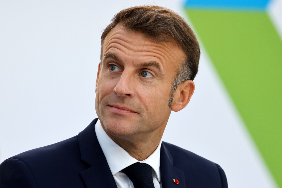 epa11643010 French President Emmanuel Macron attends the first working session of the 19th Francophonie Summit at the Grand Palais in Paris, France, 05 October 2024. The representatives of more than 1 ...