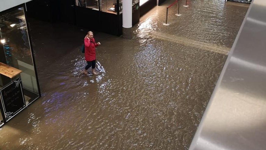 Bahnhof Aarau steht unter Wasser +++ Bahnverkehr im Berner Oberland unterbrochen - Vimarsana News