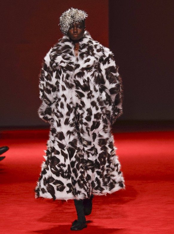 Bottega Veneta Fashion Show Ready to Wear Collection Fall Winter 2026 2027 at Milan Fashion Week MLFW, on February 28th, 2026 Bottega Veneta Fashion Show Ready to Wear Collection Fall Winter 2026 2027 ...