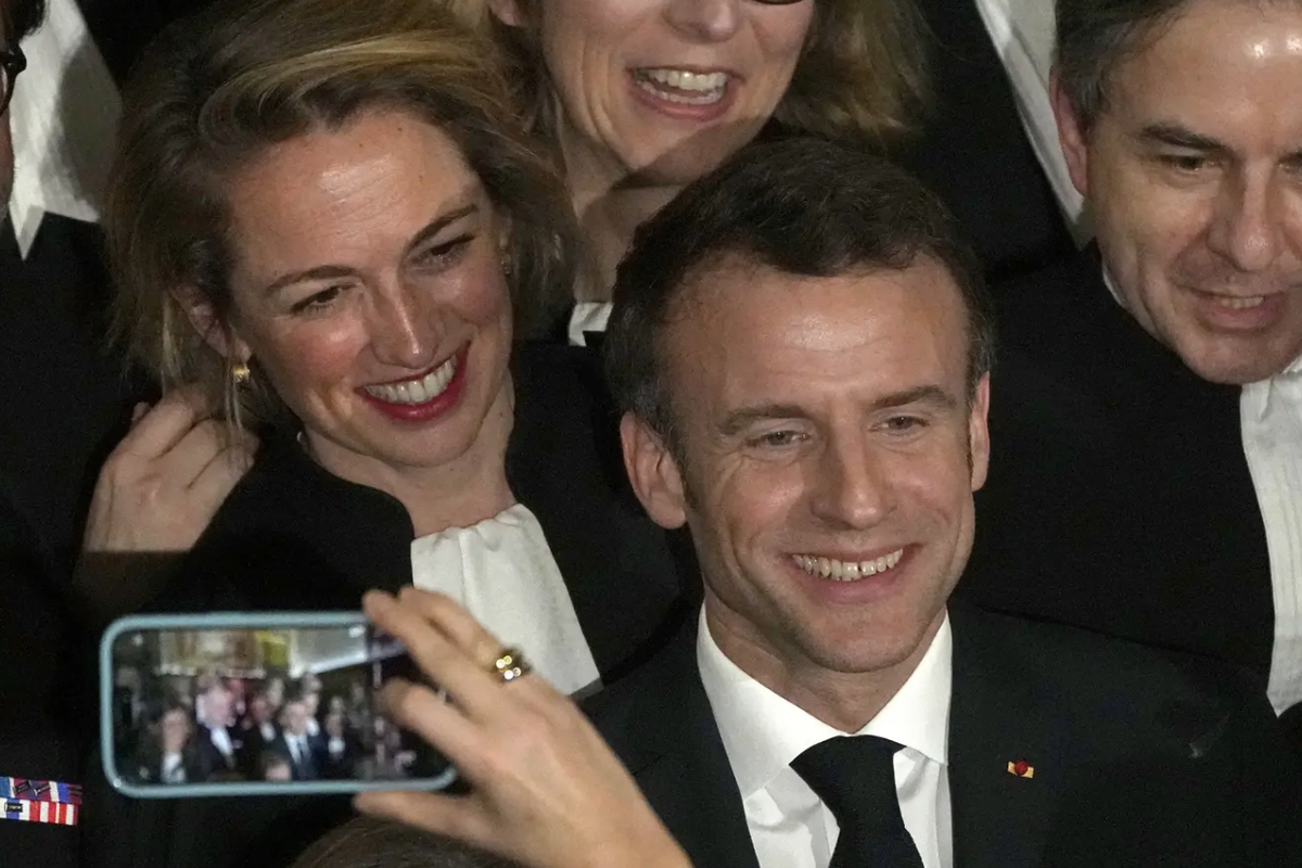 avortement constitution macron