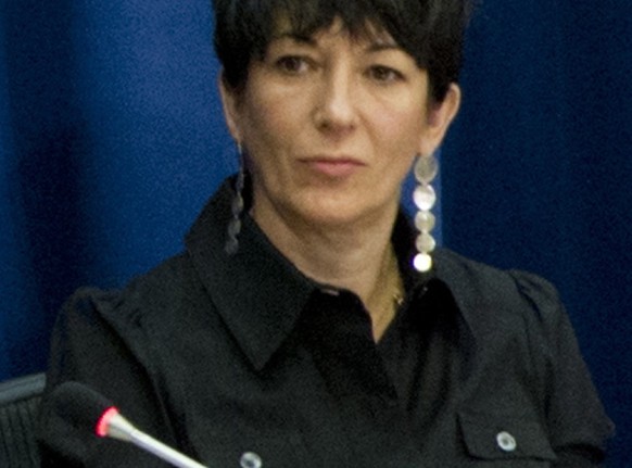 Ghislaine Maxwell wird vorgeworfen, Jeffrey Epstein dabei geholfen zu haben, Minderj