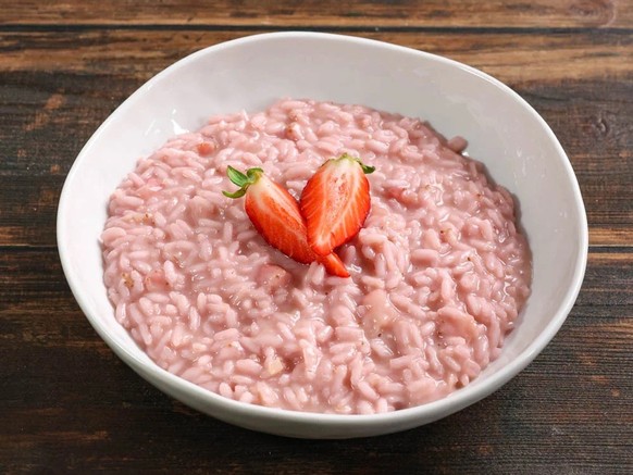 Risotto alle fragole – Risotto mit Erdbeeren 
https://www.fattoincasadabenedetta.it/ricetta/risotto-alle-fragole/