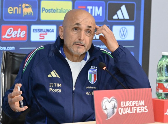 epaselect epa12163999 National team coach Luciano Spalletti during a press conference in Florence, Italy, 08 June 2025. Spalletti announced that he has been fired. The match against Moldova will be hi ...