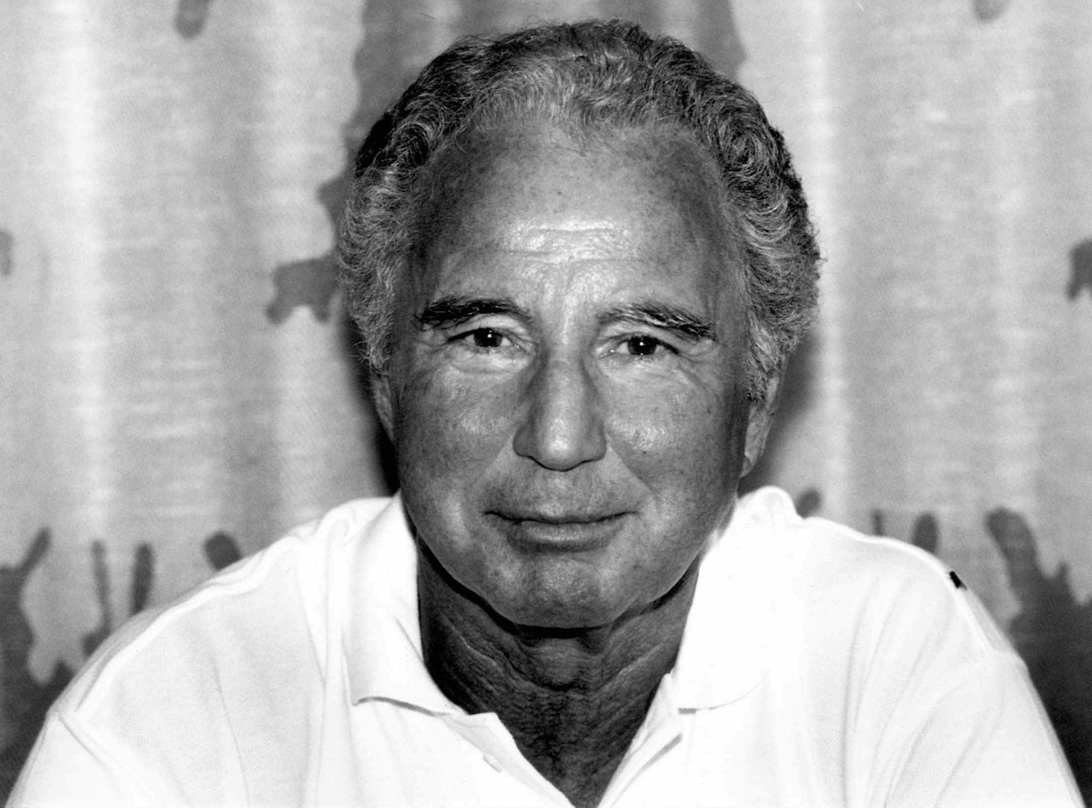 ARCHIVBILD ZUM TOD DES EHEMALIGEN SCB-PRAESIDENTEN FRED BOMMES --- Aufnahme des ehemaligen Trainer des Schlittschuhklubs Bern (SCB), Fred Bommes, aus dem Jahre 1991. (KEYSTONE/Str) === ===