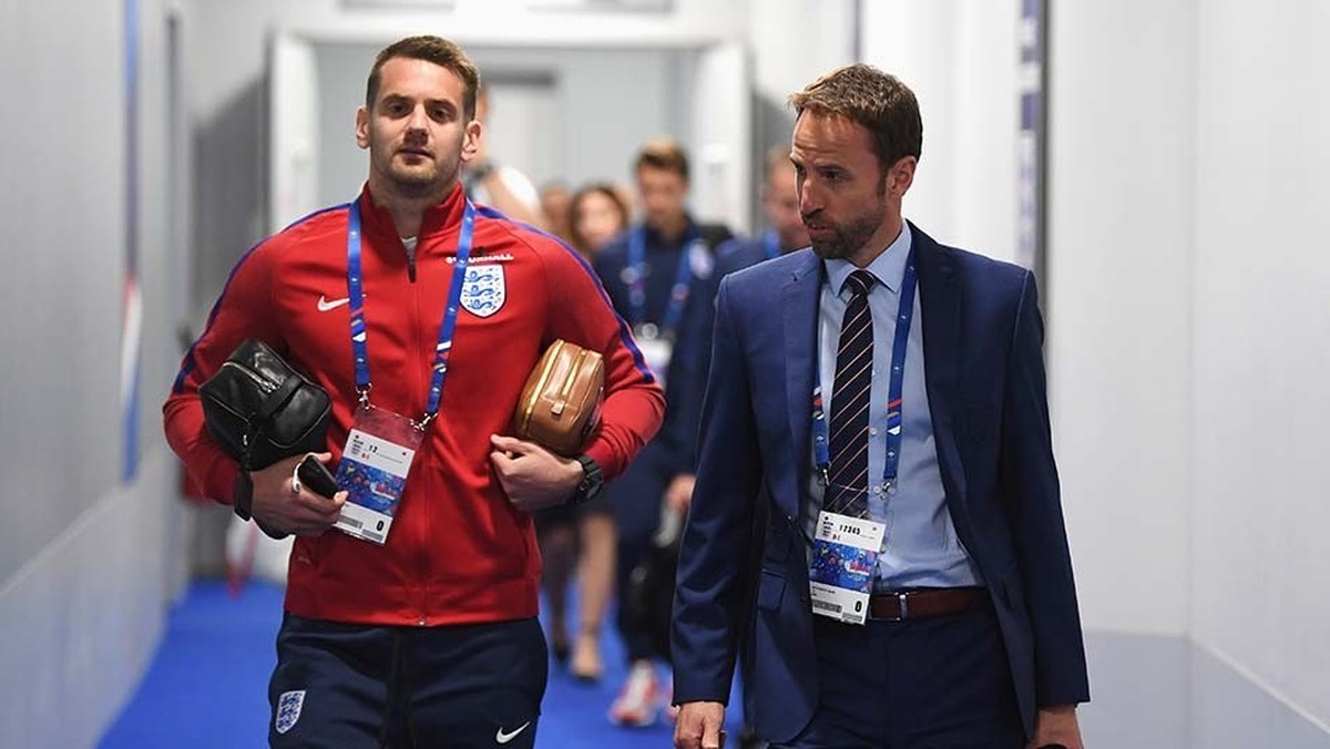 Tom Heaton (à gauche) avec le sélectionneur anglais Gareth Southgate.