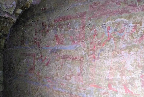 Die Archäologen gingen anhand des künstlerischen Stils der Inschriften davon aus, dass das Grab aus der Ramessiden-Zeit stammt.