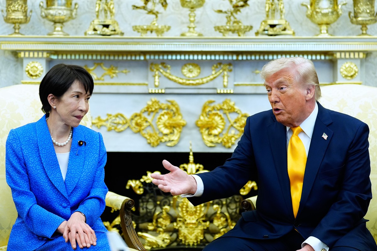 President Donald Trump speaks during a meeting with Japan's Prime Minister Sanae Takaichi in the Oval Office of the White House, Thursday, March 19, 2026, in Washington. (AP Photo/Alex Brandon)
D ...