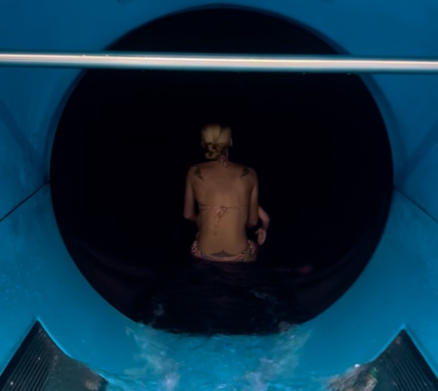 Hallenbad Eau la la Davos Rutschbahnen Schweizer Hallenbäder Rauszeit