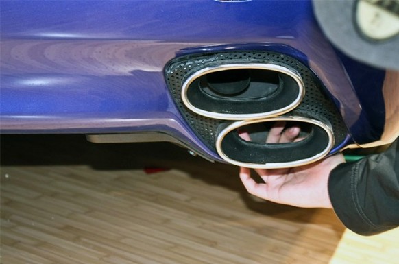 fake exhaust tips auspuffsrohre https://www.reddit.com/r/cars/comments/6l2xpn/fake_exhaust_pipes_why/