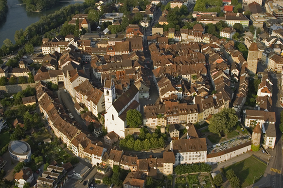 Die Altstadt von Aarau soll wunderschön sein. Ich kenne von der Stadt bisher nur das Stadion Brügglifeld.