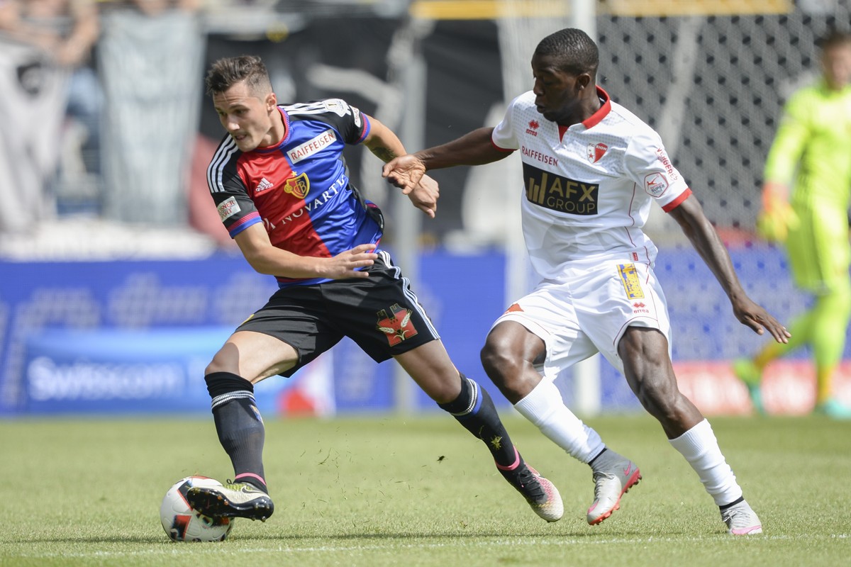 24.07.2016; Basel; Fussball Super League - FC Basel 1893 - FC Sion;Taulant Xhaka (Basel) Geoffrey Bia (Sion) (Andy Mueller/freshfocus)