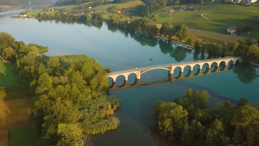 Jedem Kanton sein See: So sähe die Schweiz nach dieser radikalen Änderung aus
Bern hat den Wohlensee, wo ist nun der Kanton Bern? :)