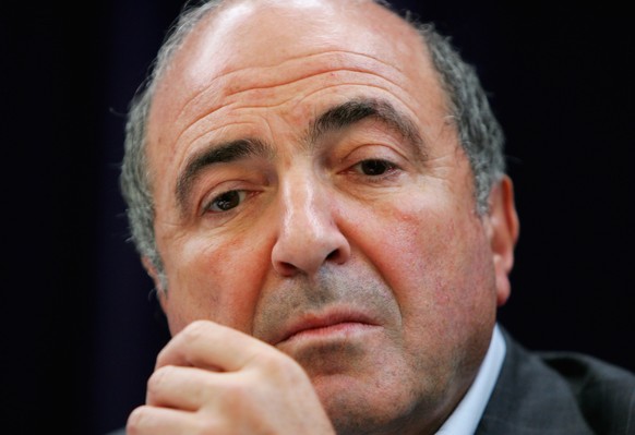 LONDON - JULY 18: Boris Berezovsky gives a statement to the press at the RUSI on July 18 2007 in London, England. Berezovsky says British police advised him three weeks ago to leave the country as the ...