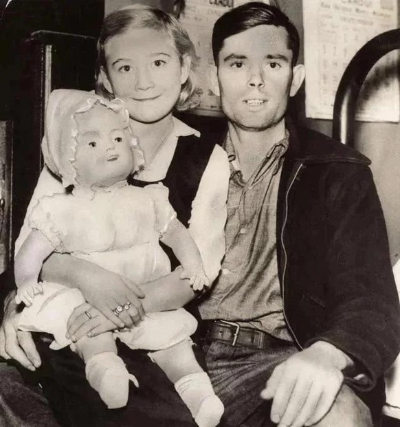 Der 22-jährigen Charles Johns und seine Ehefrau, die 9-jährige Eunice Winstead Johns.