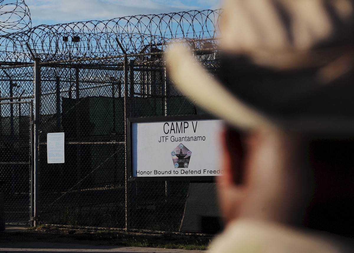 The outside of the "Camp Five" detention facility is seen at U.S. Naval Station Guantanamo Bay December 10, 2008 in this pool image reviewed by the U.S. military. REUTERS/Mandel Ngan/Pool/Fi ...