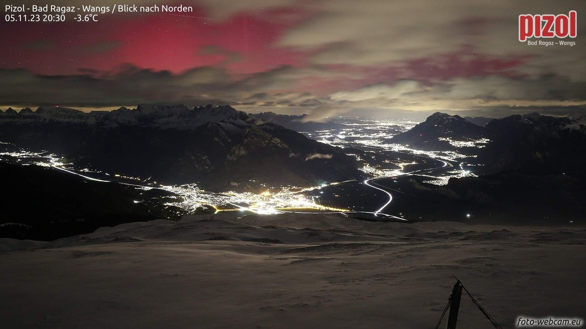 Au-dessus de la vallée du Rhin vue depuis le Pizol.