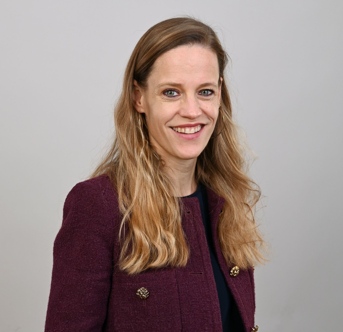 er Bundesrat hat an seiner Sitzung vom 26. September 2025 Francine Zimmermann zur neuen Direktorin des Bundesamts für Zivilluftfahrt (BAZL) ernannt. Die 42-jährige Ökonomin ist seit mehreren Jahren Vi ...