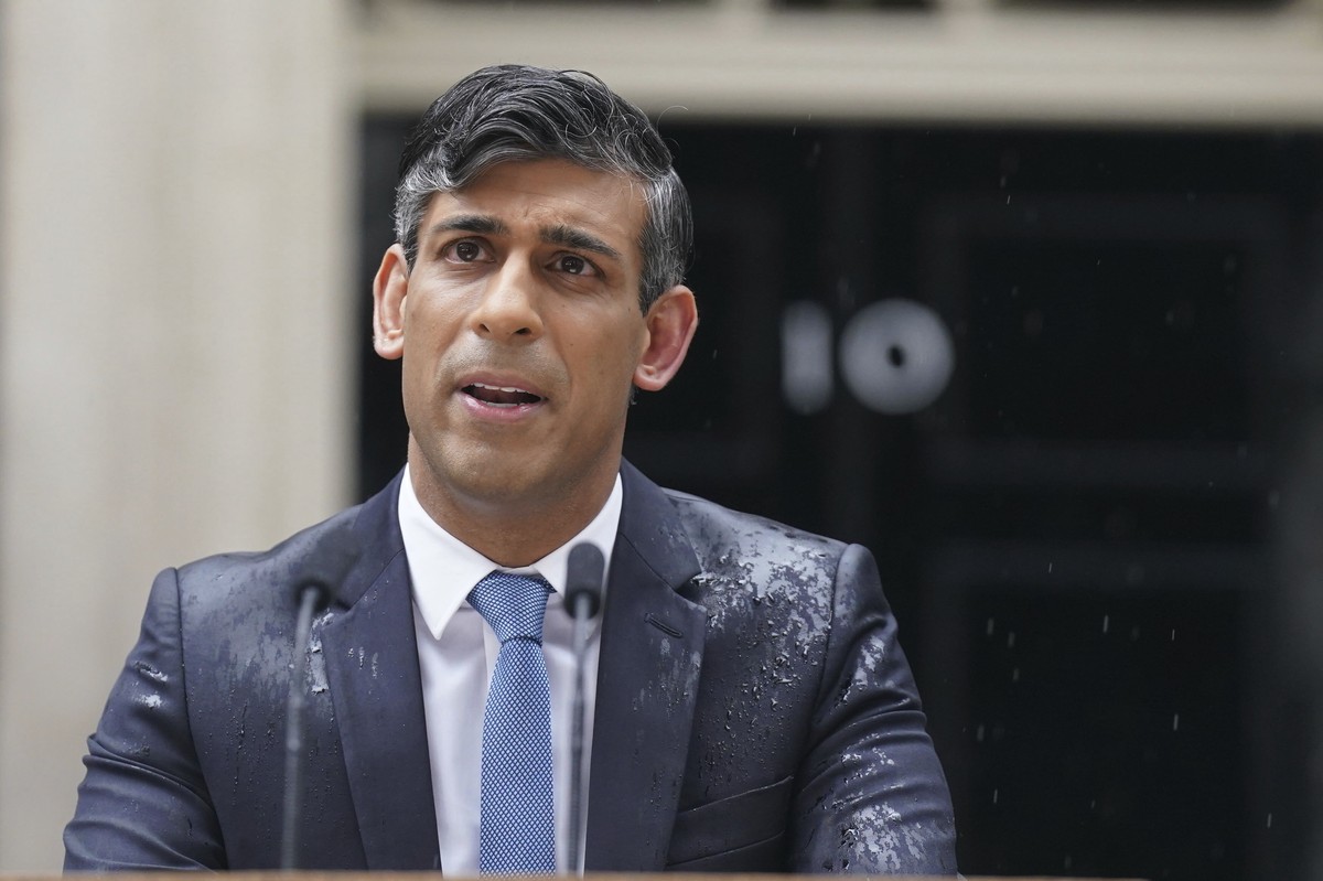Britain's Prime Minister Rishi Sunak delivers a statement, outside 10 Downing Street, London, Wednesday, May 22, 2024. Sunak has set the date of July 4, 2024 for the national election to determin ...