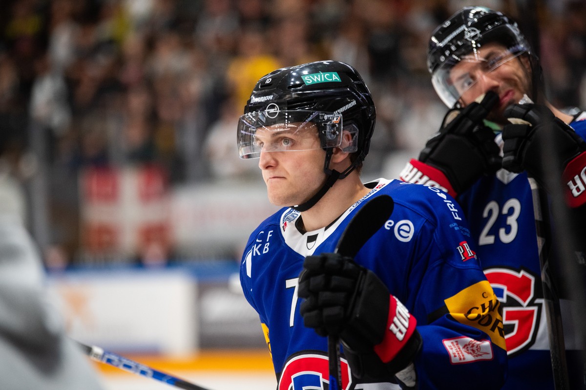 Fribourg's player Benoit Jecker, during the preliminary round game of National League Swiss Championship 2023/24 between HC Lugano and Fribourg Gotteron at the Corner Arena in Lugano, Sunday, Oct ...