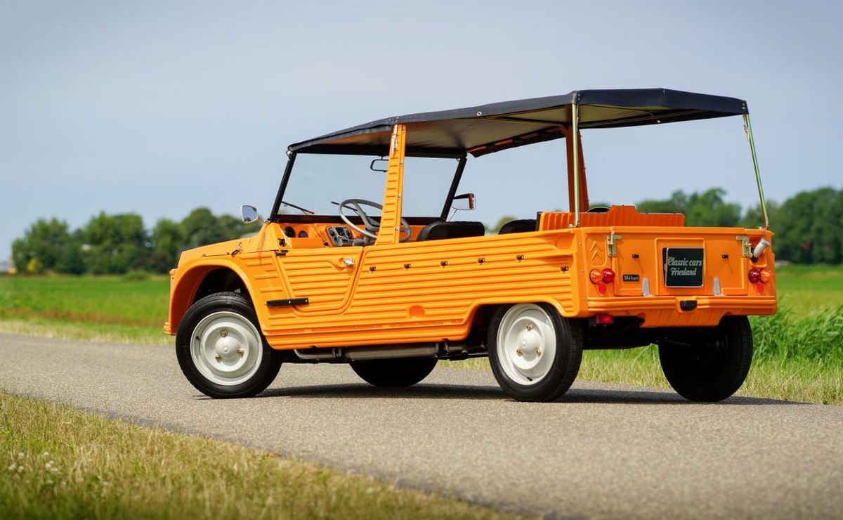 citroen mehari jeep 70erjahre auto retro

https://www.classicargarage.com/archives/citroen-mehari-1974