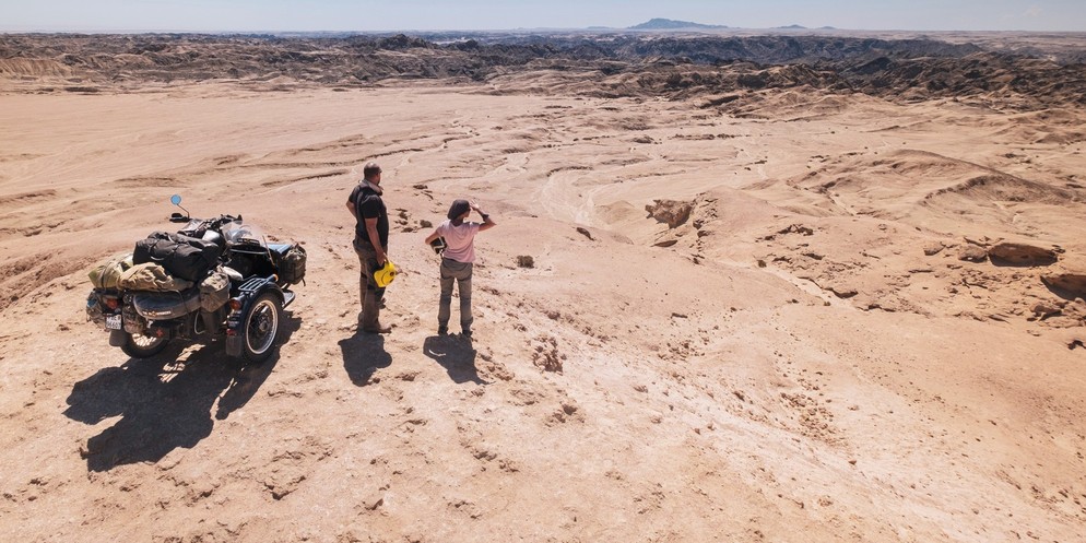 In einem Seitenwagen-Motorrad reisten ein Schweizer Paar fünf Jahre lang durch den afrikanischen Kontinent.Oliver Beccarelli und Corinne Anliker starteten 2017 die Reise ihres Lebens.