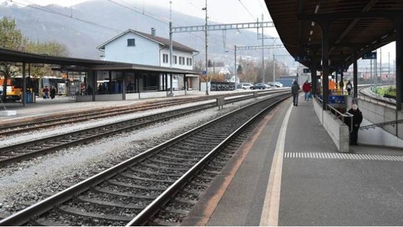 Der Mann, der am Donnerstagabend am Bahnhof Oensingen aufgefunden wurde, wies schwere Verletzungen auf.