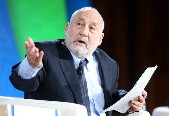 epa04970913 Nobel Prize of Economy Joseph Stiglitz speaks during a conference in the frame of the Annual Meeting of International Monetary Fund (IMF) and World Bank (WB), in Lima, Peru, 09 October 201 ...