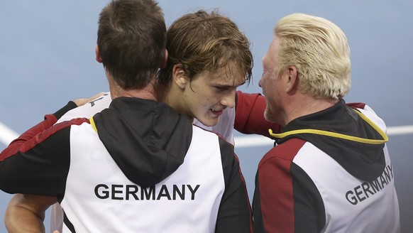 Kennen sich auch vom Davis Cup: Becker (rechts) und Zverev (Mitte).