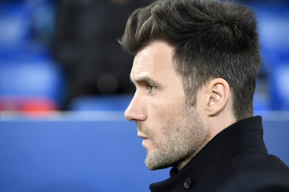 epa06522442 Basel's head coach Raphael Wicky reacts during the UEFA Champions League round of 16 first leg soccer match between FC Basel and Manchester City in the St. Jakob-Park stadium in Basel ...