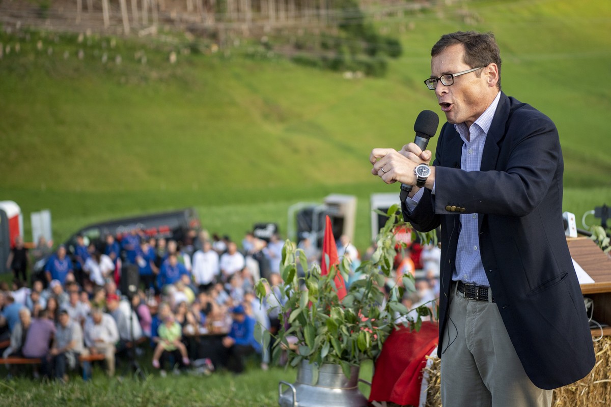 Roger Koeppel bei seiner Rede anlaesslich einer SVP Feier zum Ende des EU-Rahmenabkommen am Samstag, 26. Juni 2021 in Morschach. (KEYSTONE/Urs Flueeler).