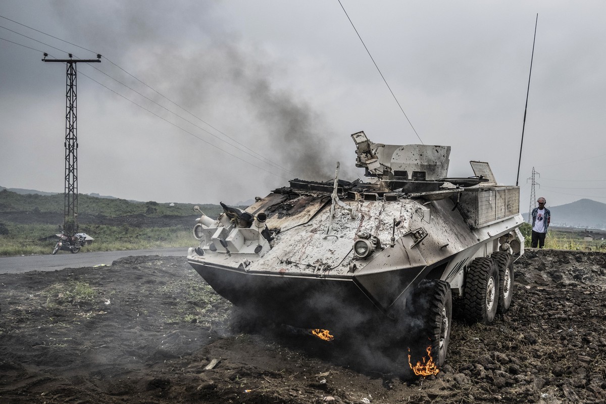 CAPTION CORRECTS YEAR A UN armoured personnel carrier burns during clashes with M23 rebels outside Goma, Democratic Republic of the Congo, Saturday, Jan. 25, 2025. (AP Photo/Moses Sawasawa)