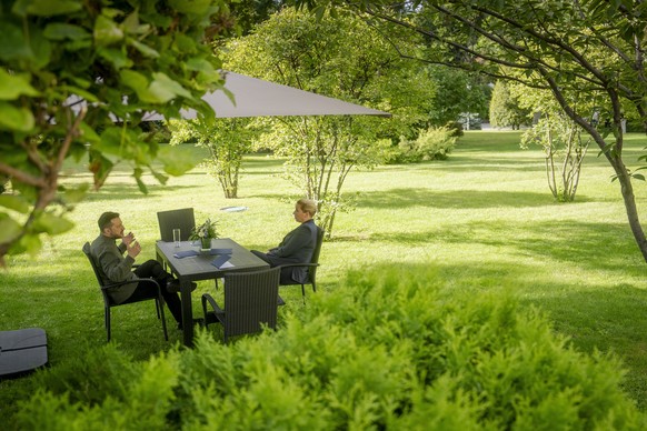 KEYPIX - epa13187115 Denmark's Prime Minister Mette Frederiksen meets with the Ukrainian President Volodymyr Zelensky at the Mariinskyi Palace in Kyiv, Ukraine, 23 August 2026. The Prime Minister ...