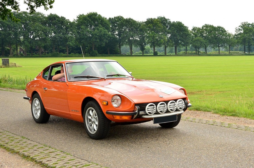 Datsun 240Z 1971 auto sportwagen japan retro design https://commons.wikimedia.org/wiki/File:Datsun_240Z_(JDR_photo).jpg