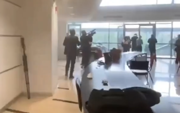 Ankara, Türkei: Polizei stürmt CHP-Zentrale.