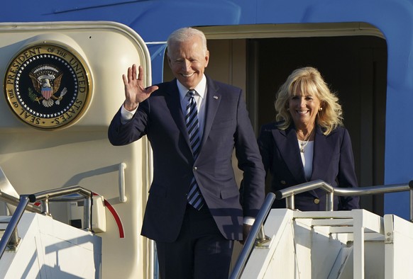 US President Joe Biden and First Lady Jill Biden arrive aboard Air Force One at RAF Mildenhall, England, ahead of the G7 summit in Cornwall, Wednesday June 9, 2021. Biden will attend the G7 summit in  ...