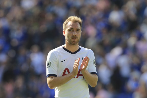 Tottenham&#039;s Christian Eriksen applauds his side&#039;s fans after they lost to Leicester 2-1 in the English Premier League soccer match between Leicester City and Tottenham Hotspur at the King Po ...
