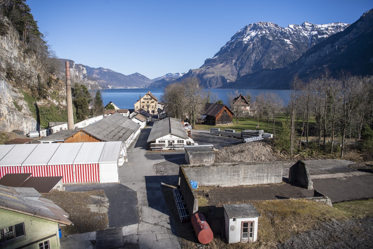 Eine uebersicht des Gelaendes der ehemaligen Sprengstofffabrik Cheddite auf der Halbinsel Isleten am Urnersee im Kanton Uri am Donnerstag, 10. Februar 2022. Das Gelaende ist bereits im Besitz vom Sami ...