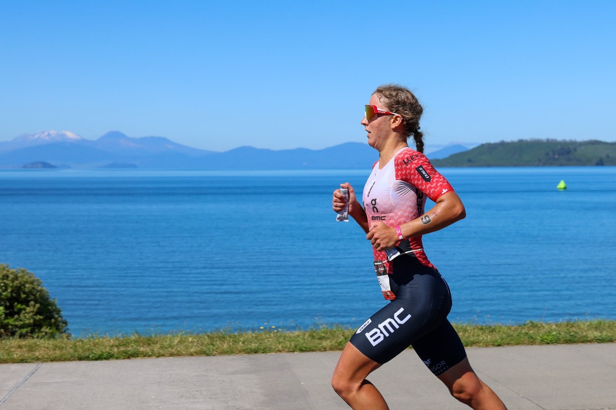 Triathlon, IRONMAN 70.3 World Championships, 14.12.2024 Julie Derron SUI Taupo Waikato Neuseeland *** Triathlon, IRONMAN 70 3 World Championships, 14 12 2024 Julie Derron SUI Taupo Waikato New Zealand ...