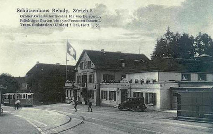 Das alte Schützenhaus Rehalp, damals noch unmittelbar neben der Tram-Endstation der ehemaligen Linie 2 gelegen, auf einem Bild von 1910.