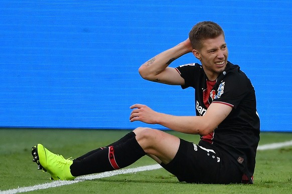 epa07107133 Leverkusen&#039;s Mitchell Weiser reacts during the German Bundesliga soccer match between Bayer Leverkusen and Hannover 96 in Leverkusen, Germany, 20 October 2018. EPA/ULRICH HUFNAGEL CON ...