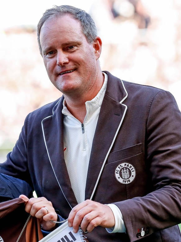 Oke Goettlich Praesident Pauli Deutschland , Hamburg , Millerntorstadion , Fussball , Saisoner