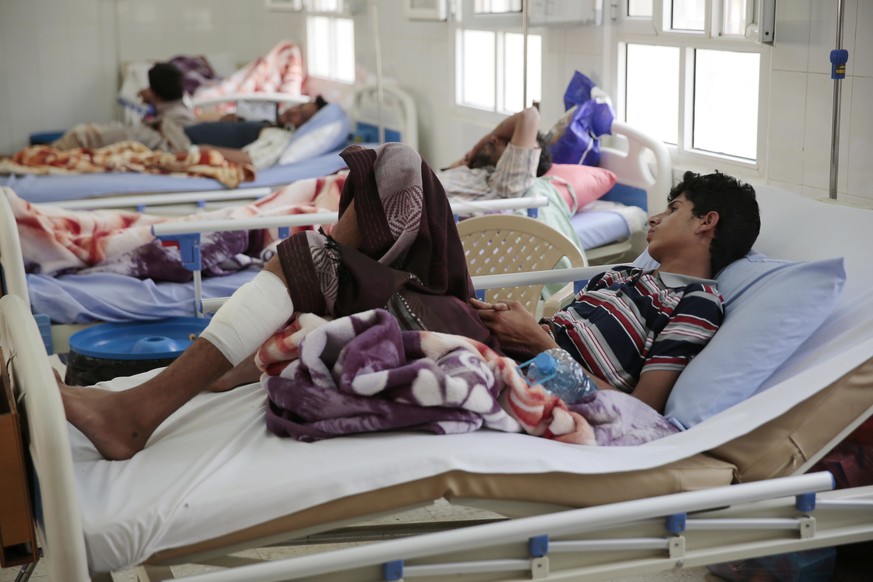 Nen who were injured in a deadly Saudi-led coalition airstrike on Thursday rests in a hospital in Saada, Yemen, Sunday, Aug. 12, 2018. Yemen&#039;s shiite rebels are backing a United Nations&#039; cal ...