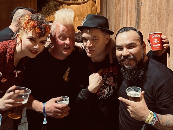 Bier am Punkkonzert. 
Or Psychobilly. 
Or whatever.